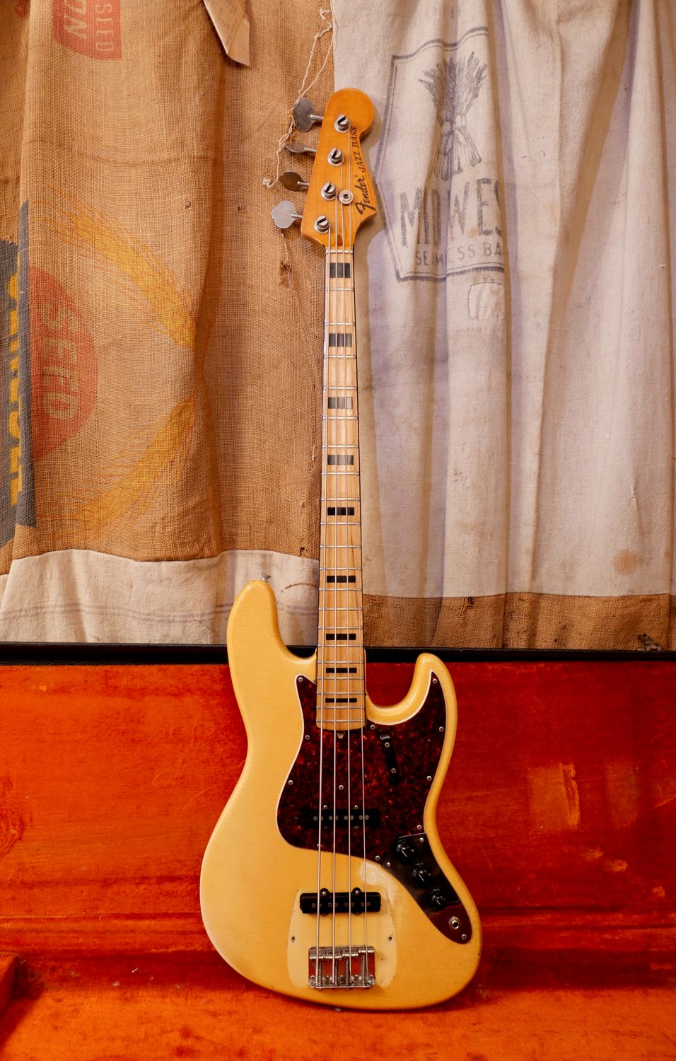 1972 Fender Jazz Bass Olympic White