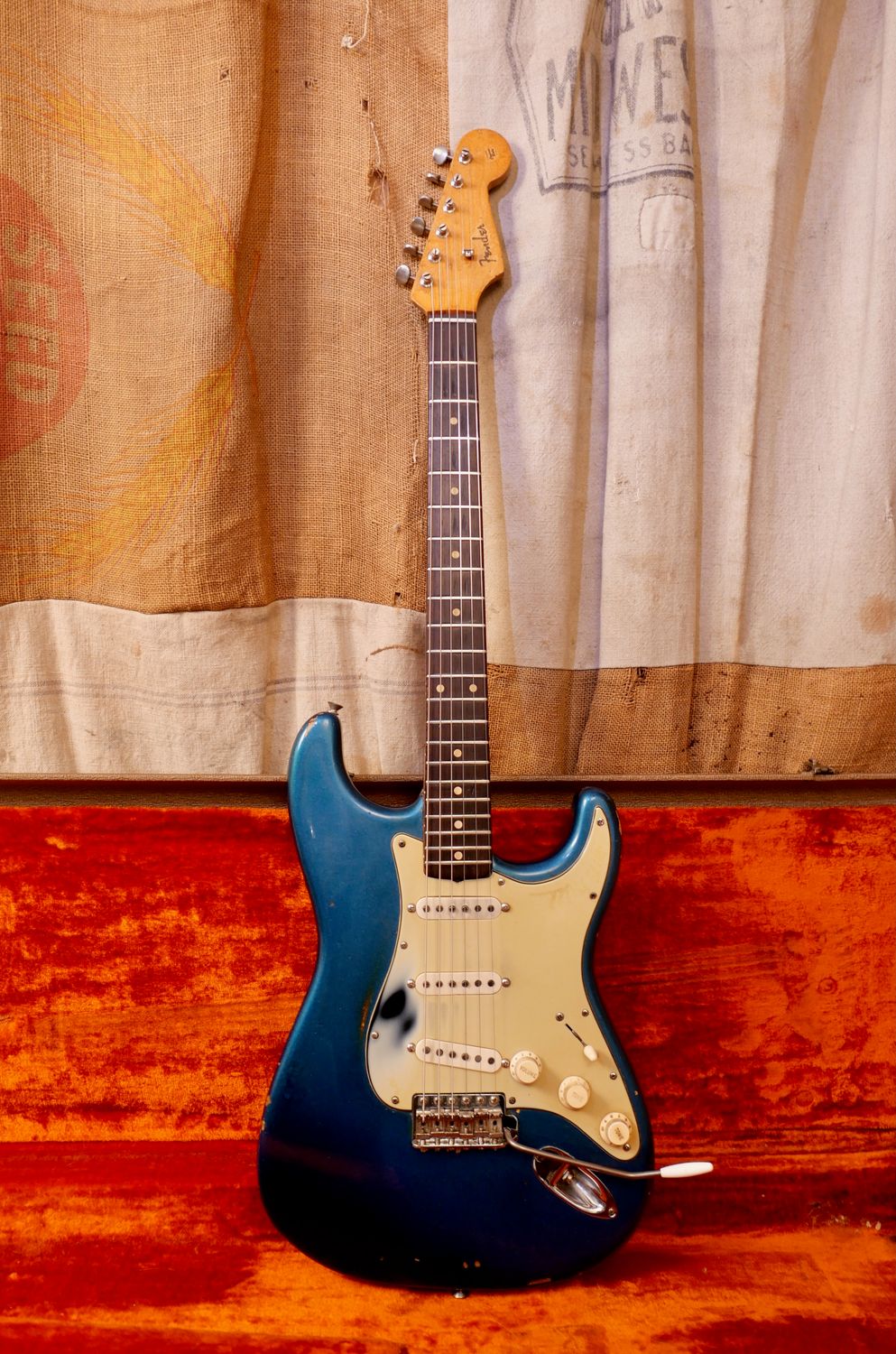 1962 Fender Stratocaster Blue Sparkle Refin