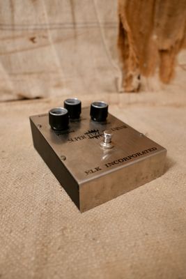1970's Elk Super Fuzz Sustainar