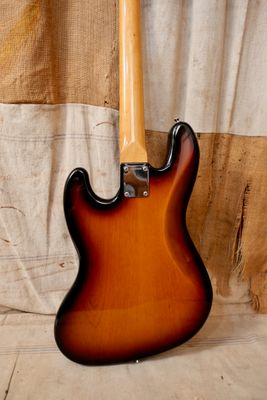1993 Fender AVRI 62 RI Jazz Bass Stack Knob Sunburst