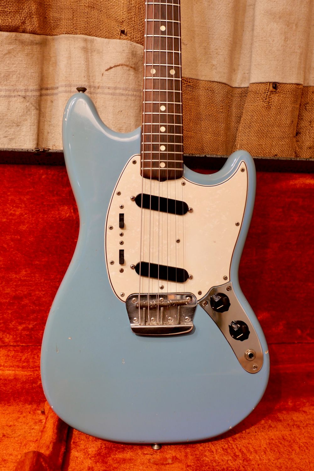 1965 Fender Duo Sonic II Daphne Blue