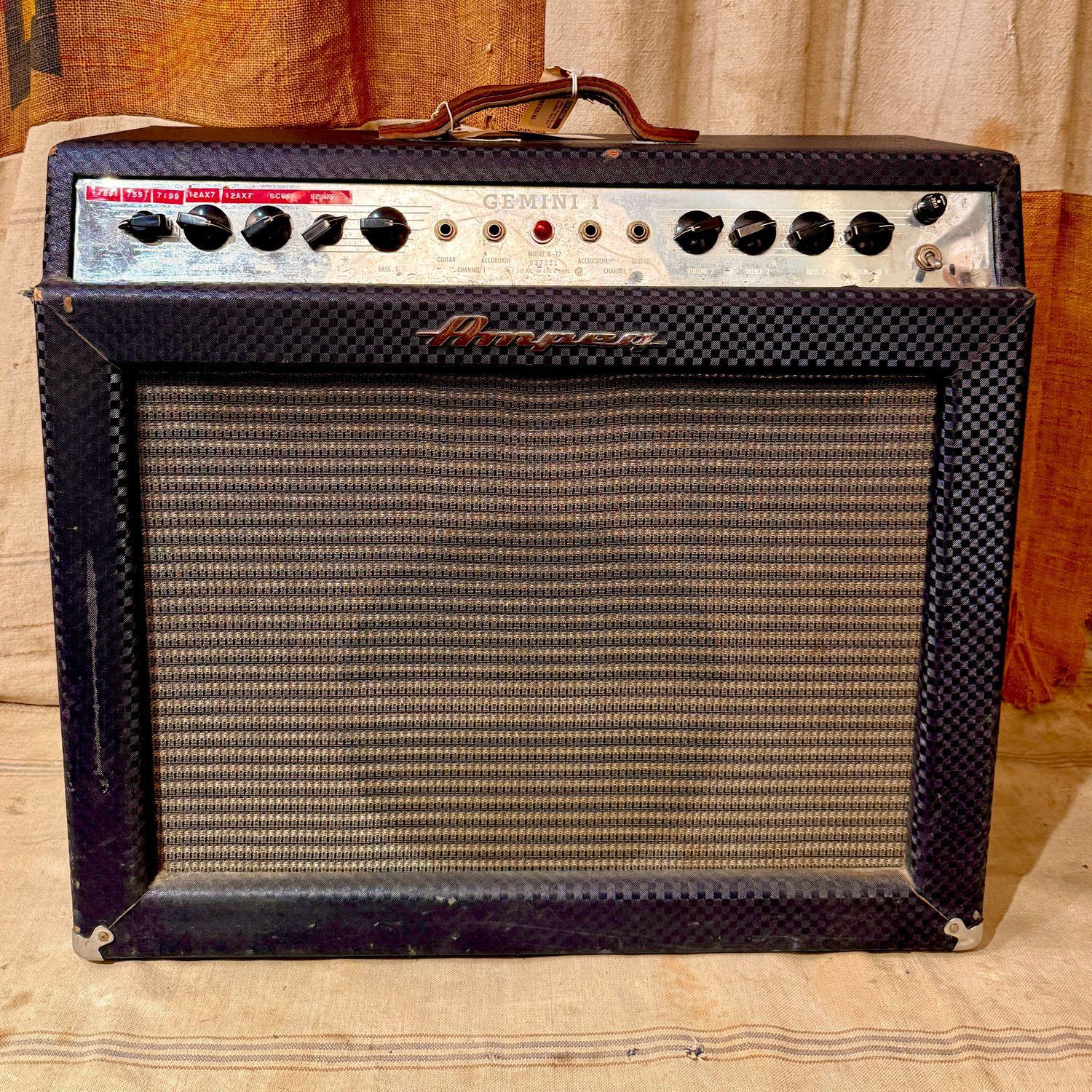 1960&#39;s Ampeg Gemini I Amplifier Black G-12