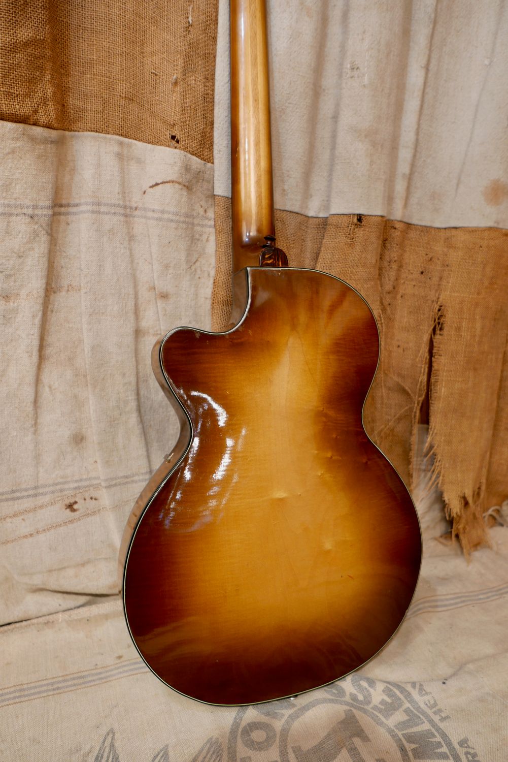 1960 Hofner Club 50 Sunburst