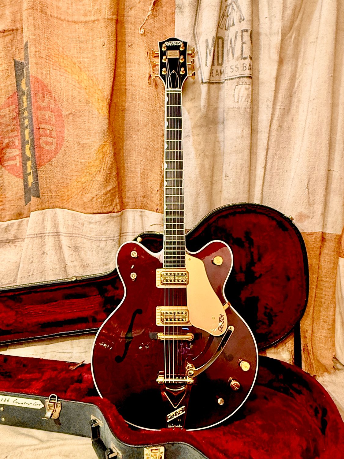2003 Gretsch G6122-62  1962 Country Classic II Walnut