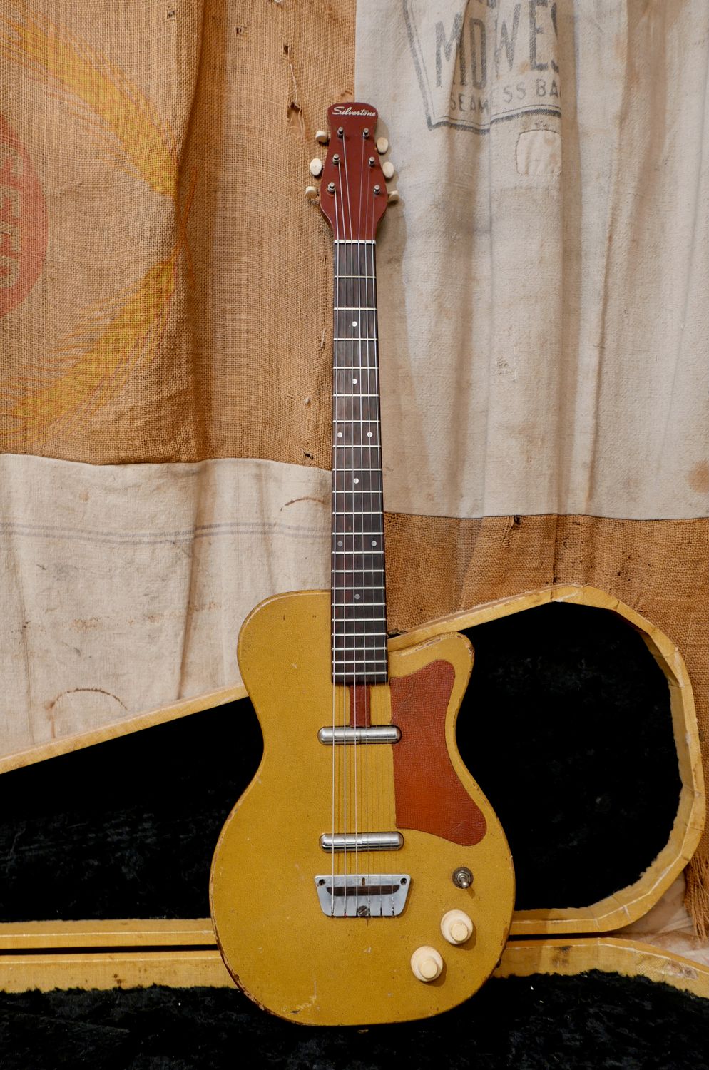 1954 Danelectro Silvertone U-2 Gold Leather U2