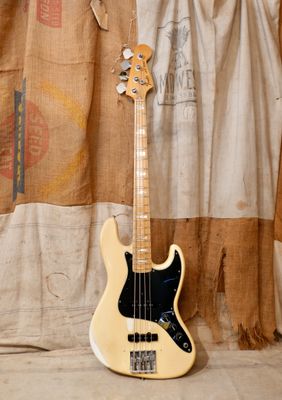 1977 Fender Jazz Bass White