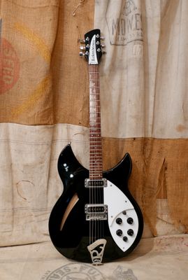 2021 Rickenbacker 330 Jet Glo Black