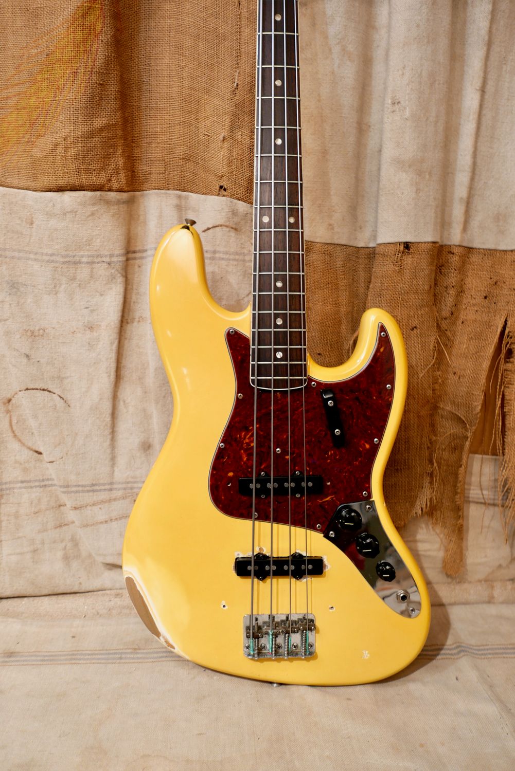 1966 Fender Jazz Bass Olympic White