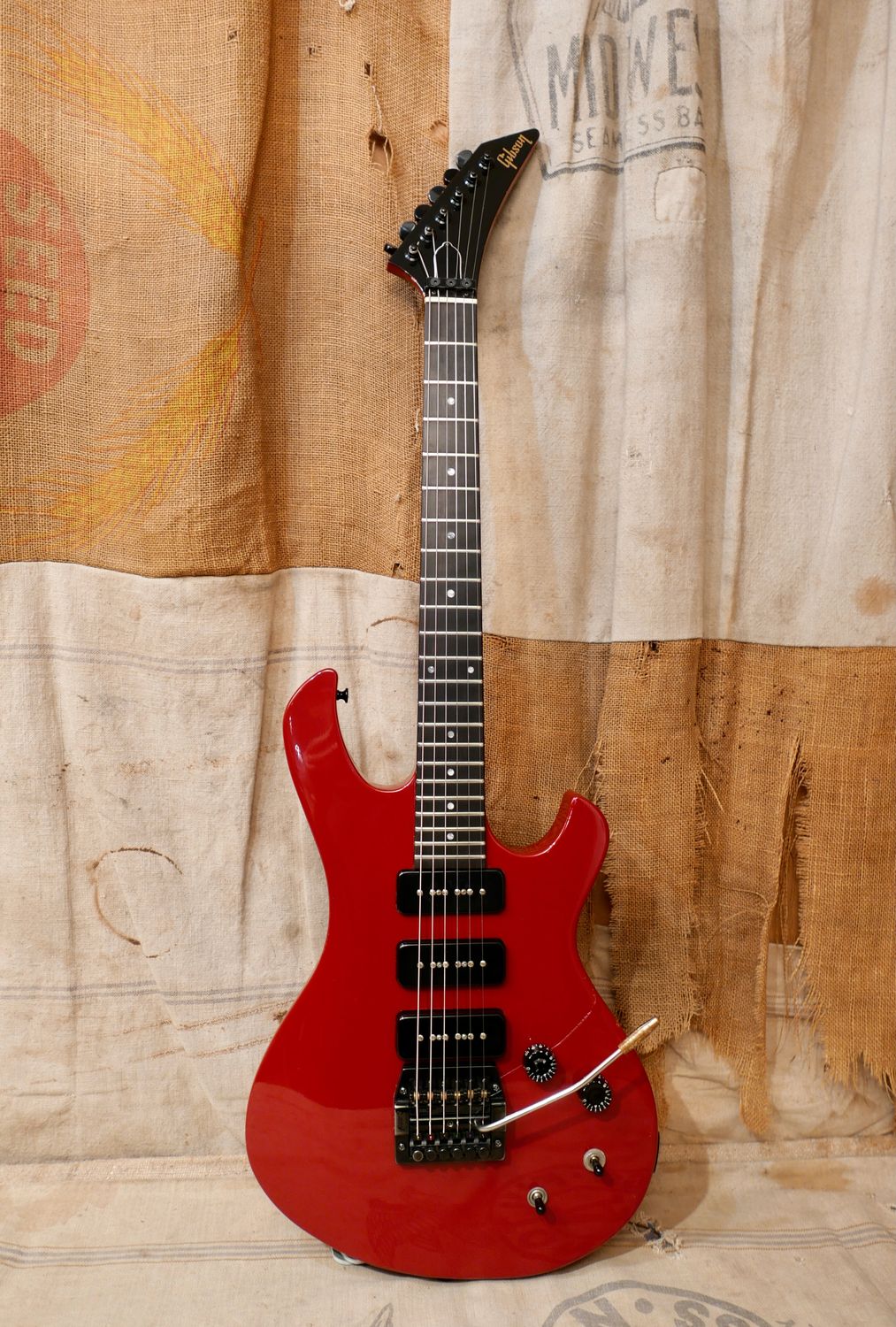 1985 Gibson Custom Shop Q300 Cherry Q-3000