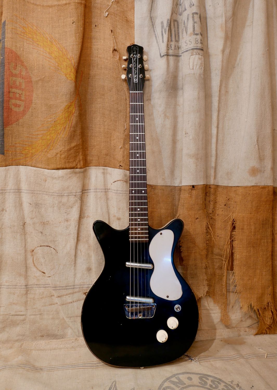 1959 Danelectro DC-2 Black Model 3021