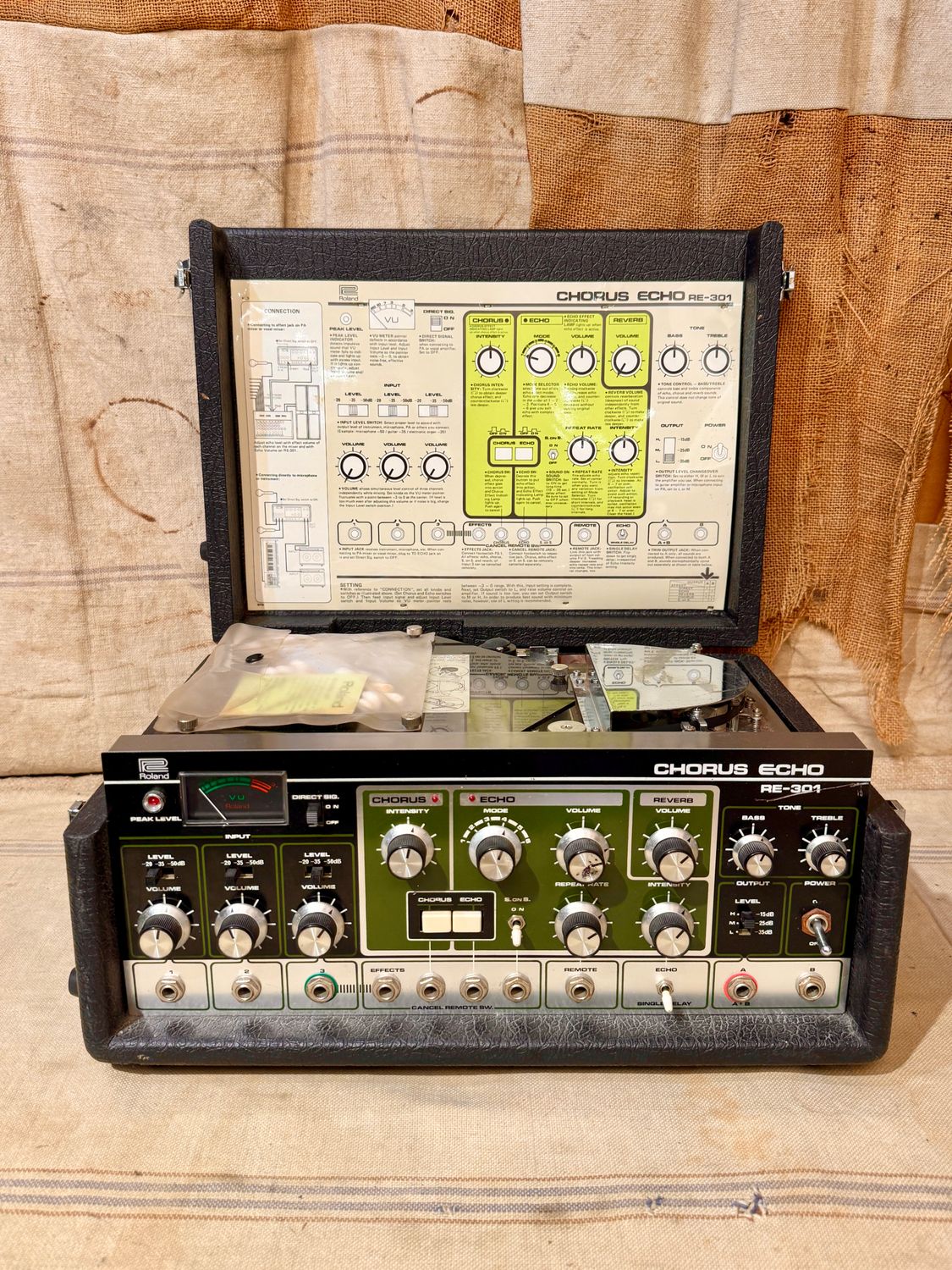 1970&#39;s Roland RE-301 Chorus Echo Tape Delay