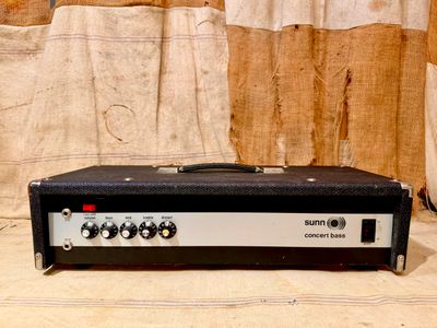 1980&#39;s Sunn Concert Bass Head-Solid State