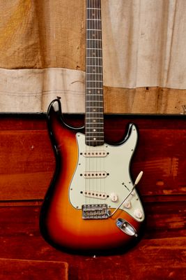 1963 Fender Stratocaster Sunburst Refin