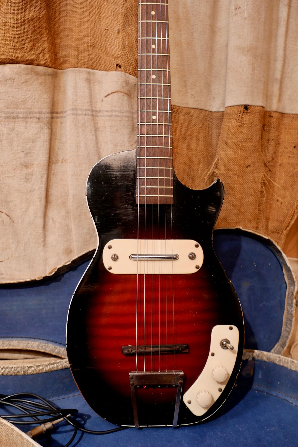 1952 Rex by Kay K-125 Peanut Sunburst K125