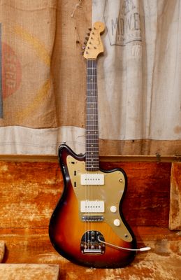 1959 Fender Jazzmaster Sunburst Gold Guard w/Tweed Case