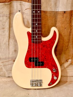 1986 Fender MIJ '62 Reissue Precision Bass Olympic White