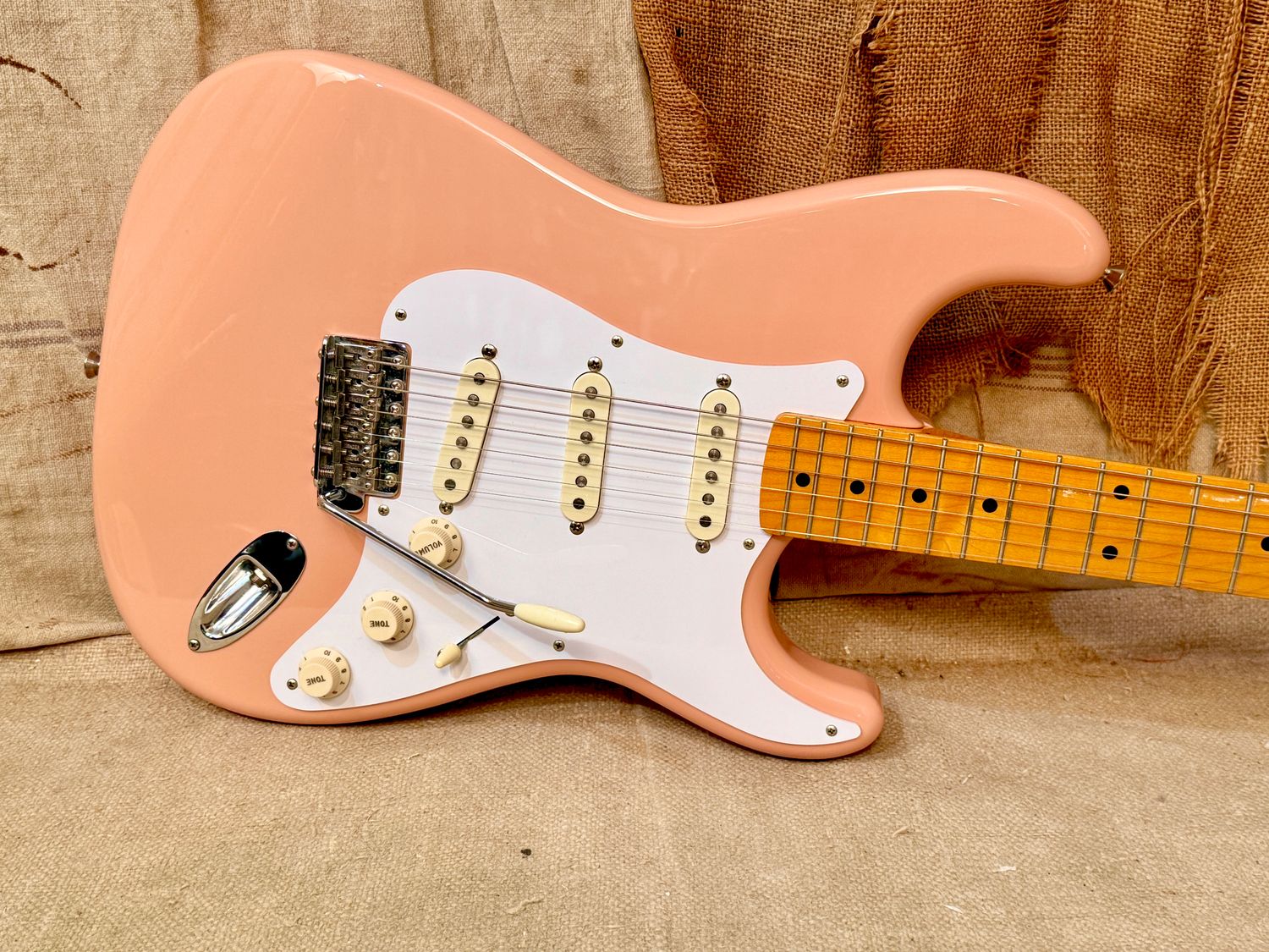 2017 Fender MIJ Traditional '58 Reissue Stratocaster Shell Pink