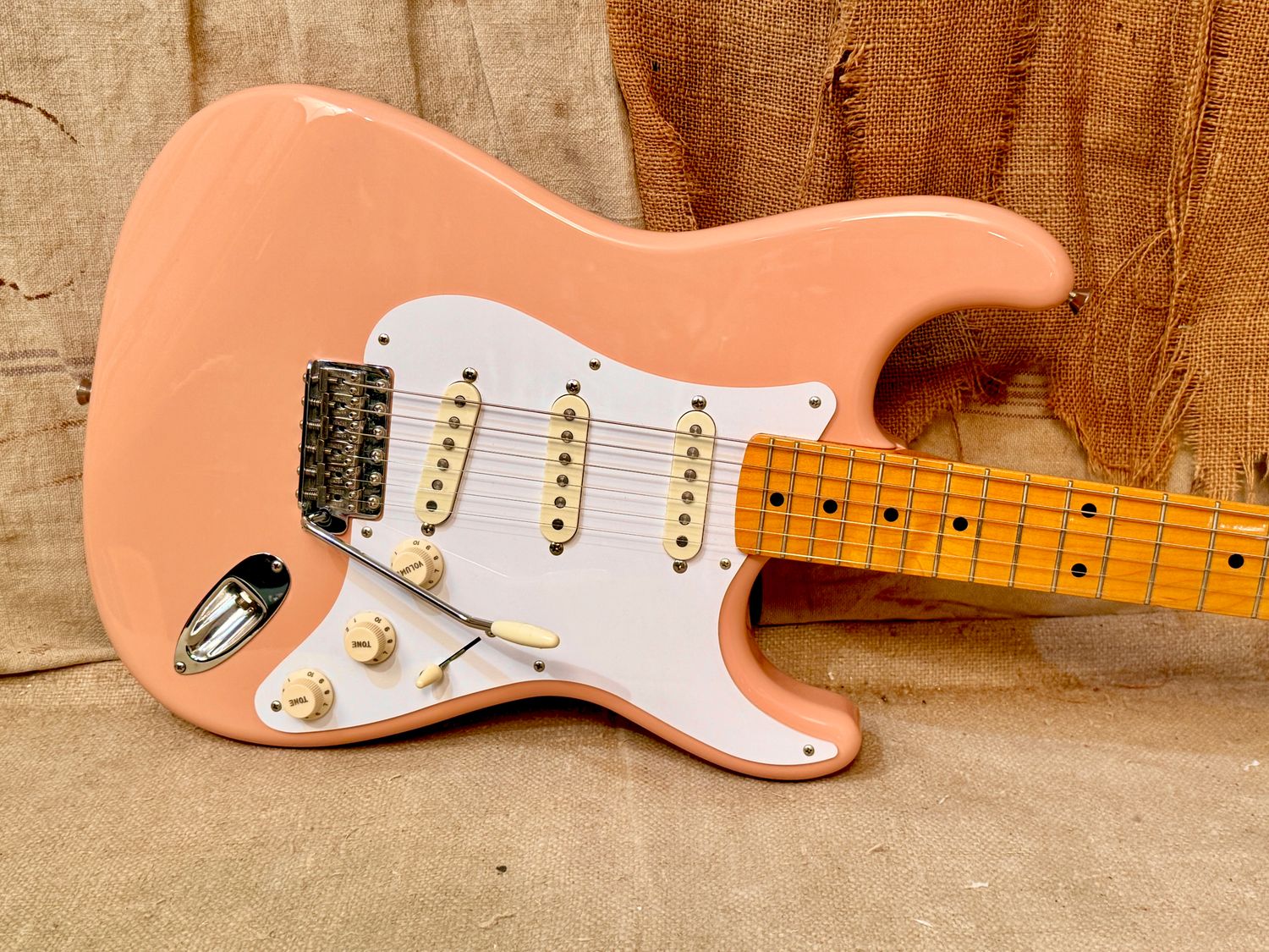 2017 Fender MIJ Traditional '58 Reissue Stratocaster Shell Pink