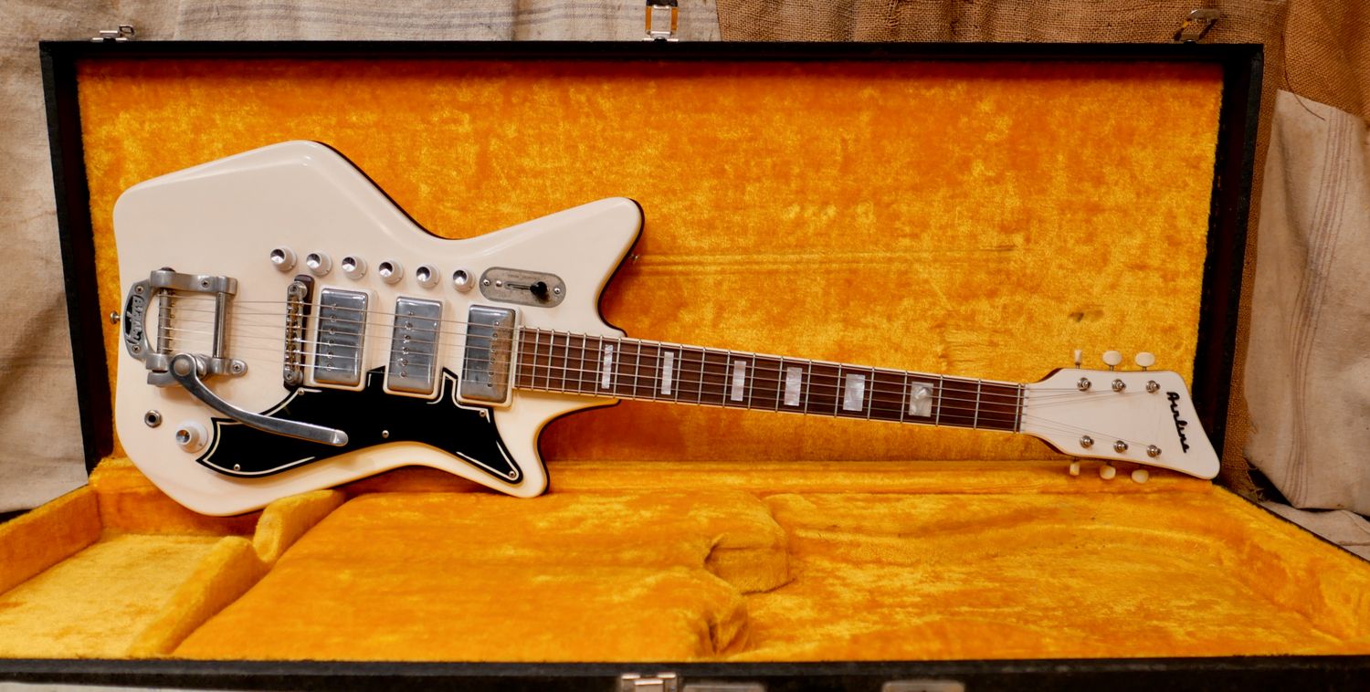 1966 Airline Professional White Reso-Glass 3 PU