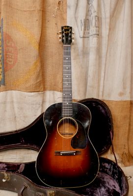 1945 Gibson LG-2 Banner Sunburst Maple