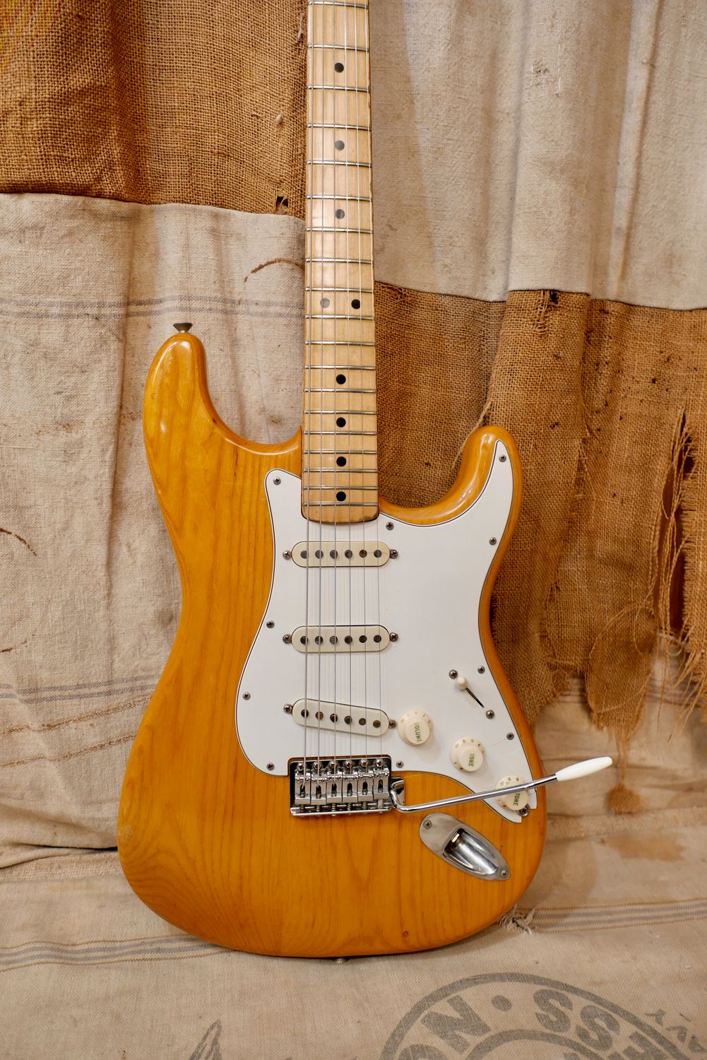 Fender Stratocaster 1974製 1974 Fender Stratocaster Natural