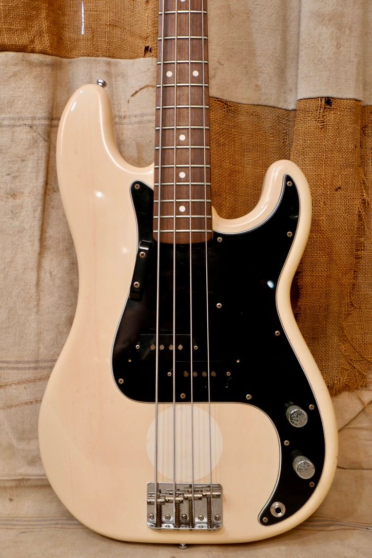 1999 Fender CIJ-MIJ '70's Reissue Precision Bass Vintage White