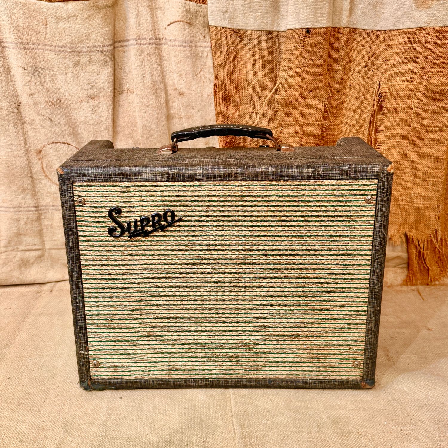 1961 Supro-Valco 1616t Tube Amplifier Grey