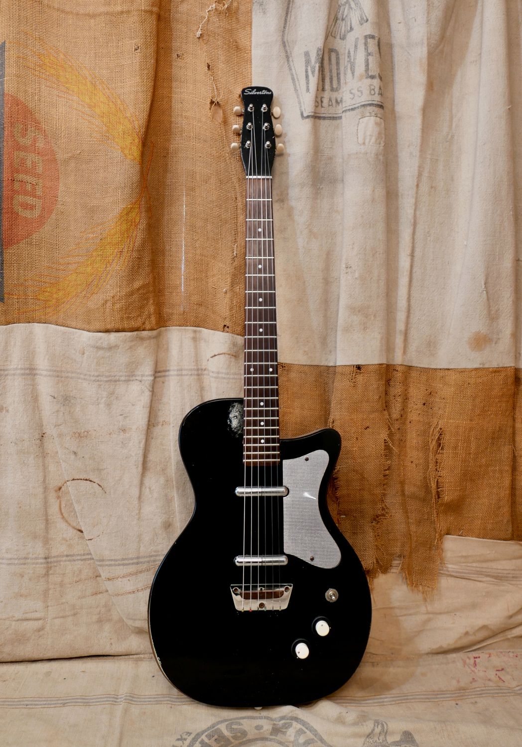 1958 Silvertone-Danelectro U-2 Black w/Foil Trim U2