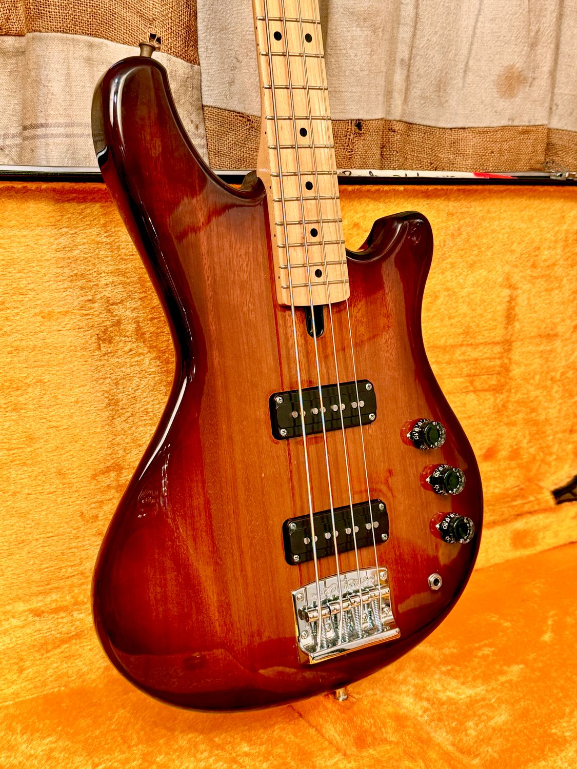 1981 Yamaha Super Bass SB-800S Dark Sunburst