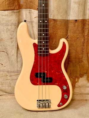 1989 Fender MIJ '62 Reissue Precision Bass Olympic White