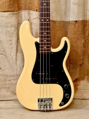 2000 Fender CIJ-MIJ 70's Reissue Precision Bass Vintage White PB70 (Badass)