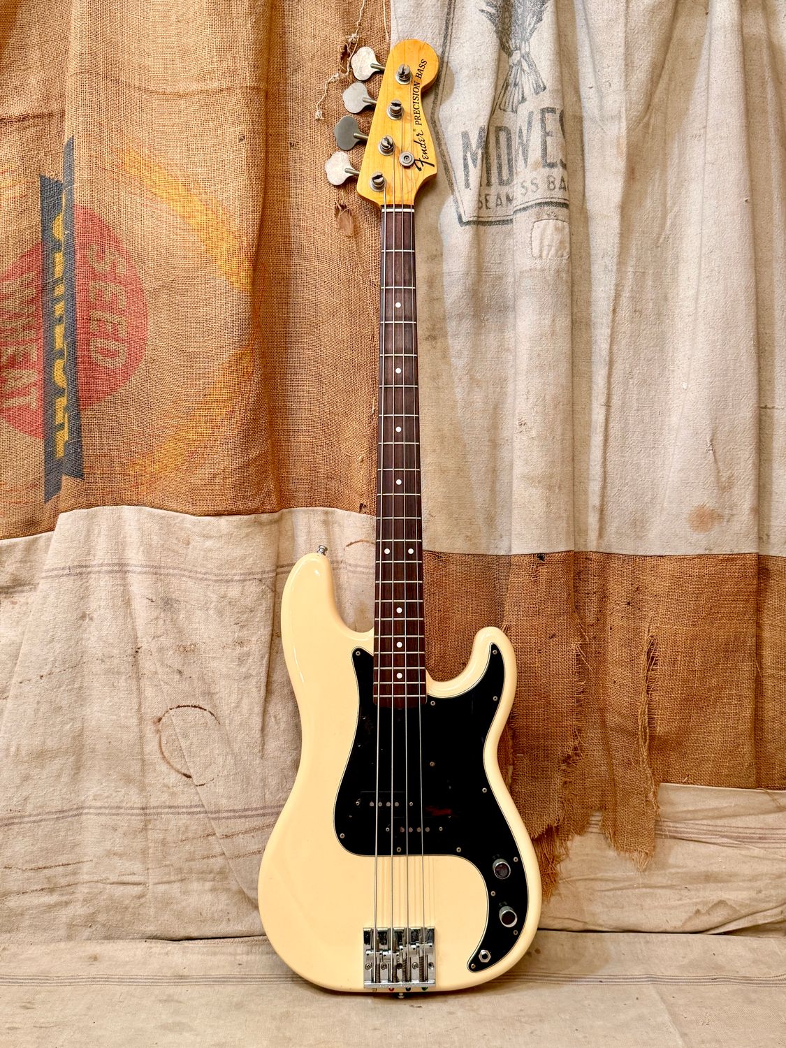 2000 Fender CIJ-MIJ 70's  Reissue Precision Bass Vintage White PB70 (Badass)