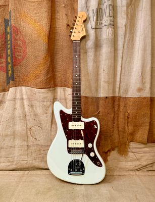 2023 Fender MIJ Traditional 60s Jazzmaster Vintage White