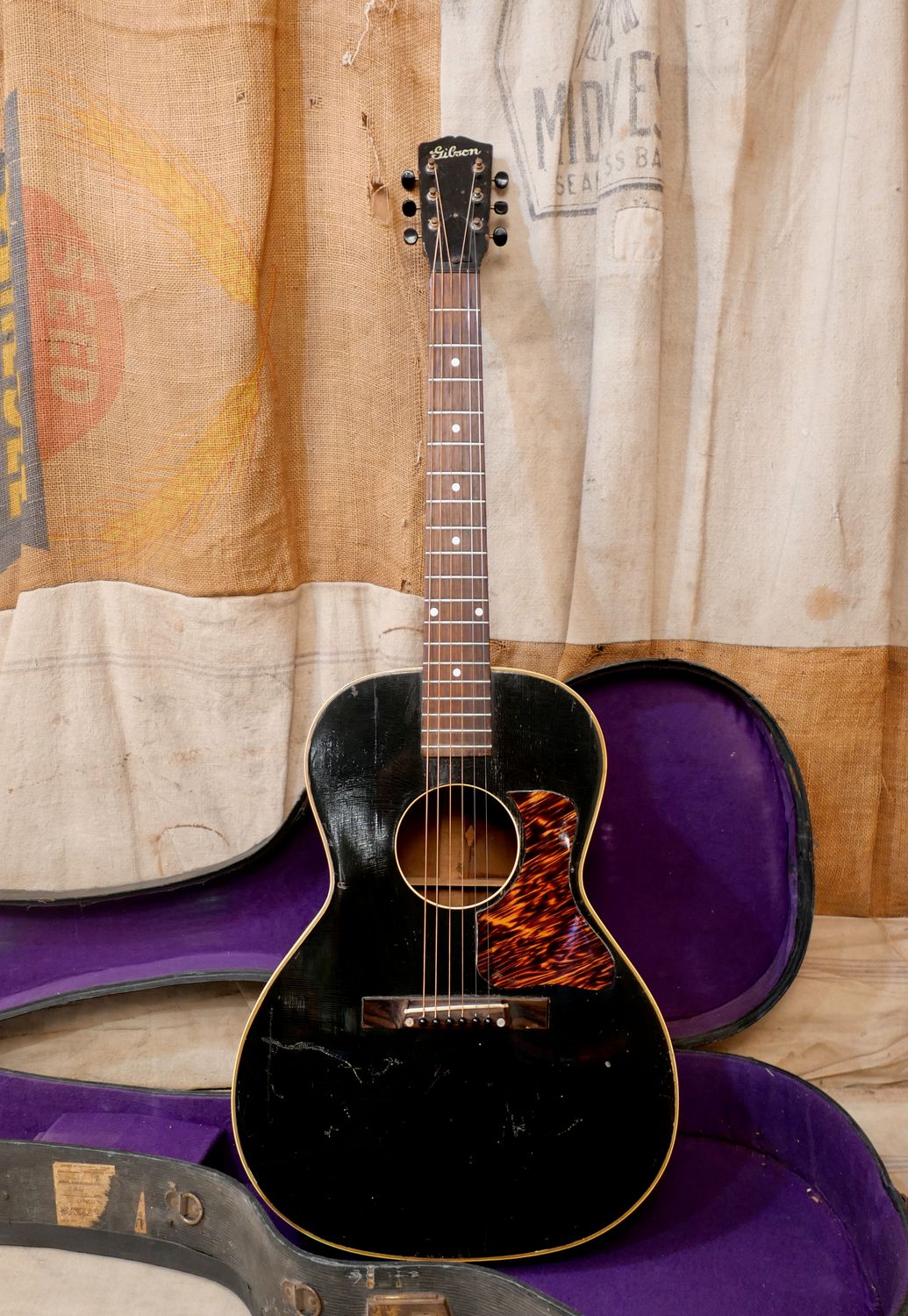 1942 Gibson L-00 Black with Tiger Stripe Pickguard