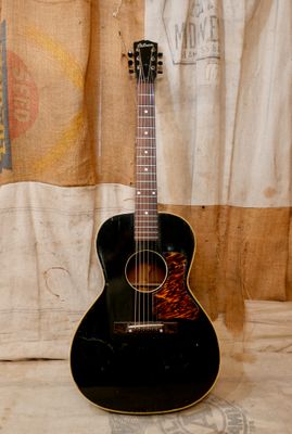 1942 Gibson L-00 Black with Tiger Stripe Pickguard