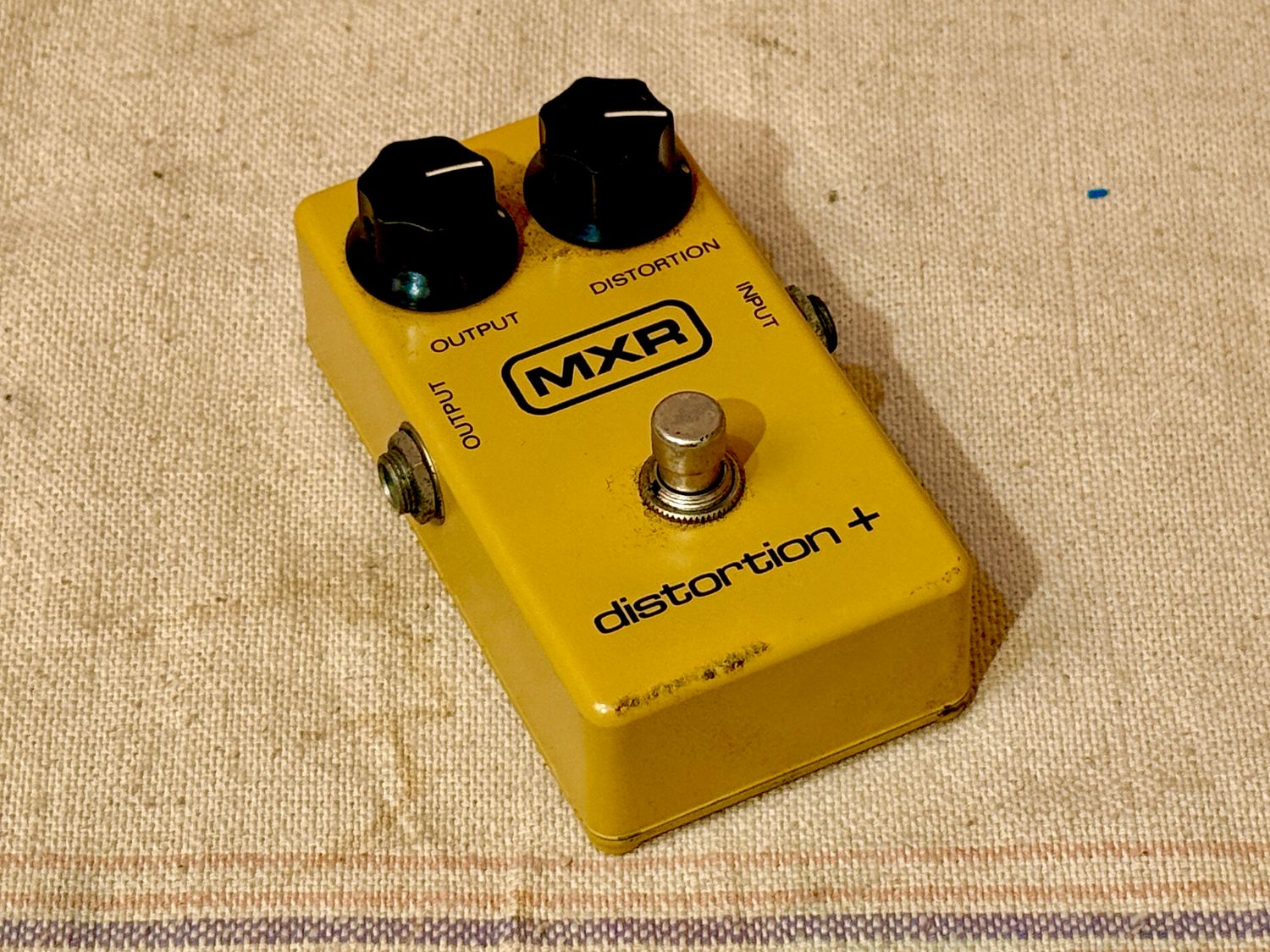 MXR Distortion + イエロー 1980 MXR Distortion + Plus Block Logo Yellow w/Box