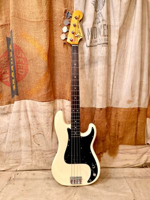 1999 Fender CIJ/MIJ '70s Reissue Precision Bass Vintage White