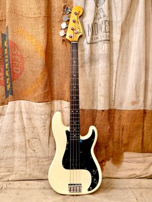 1999 Fender CIJ/MIJ '70s Reissue Precision Bass Vintage White