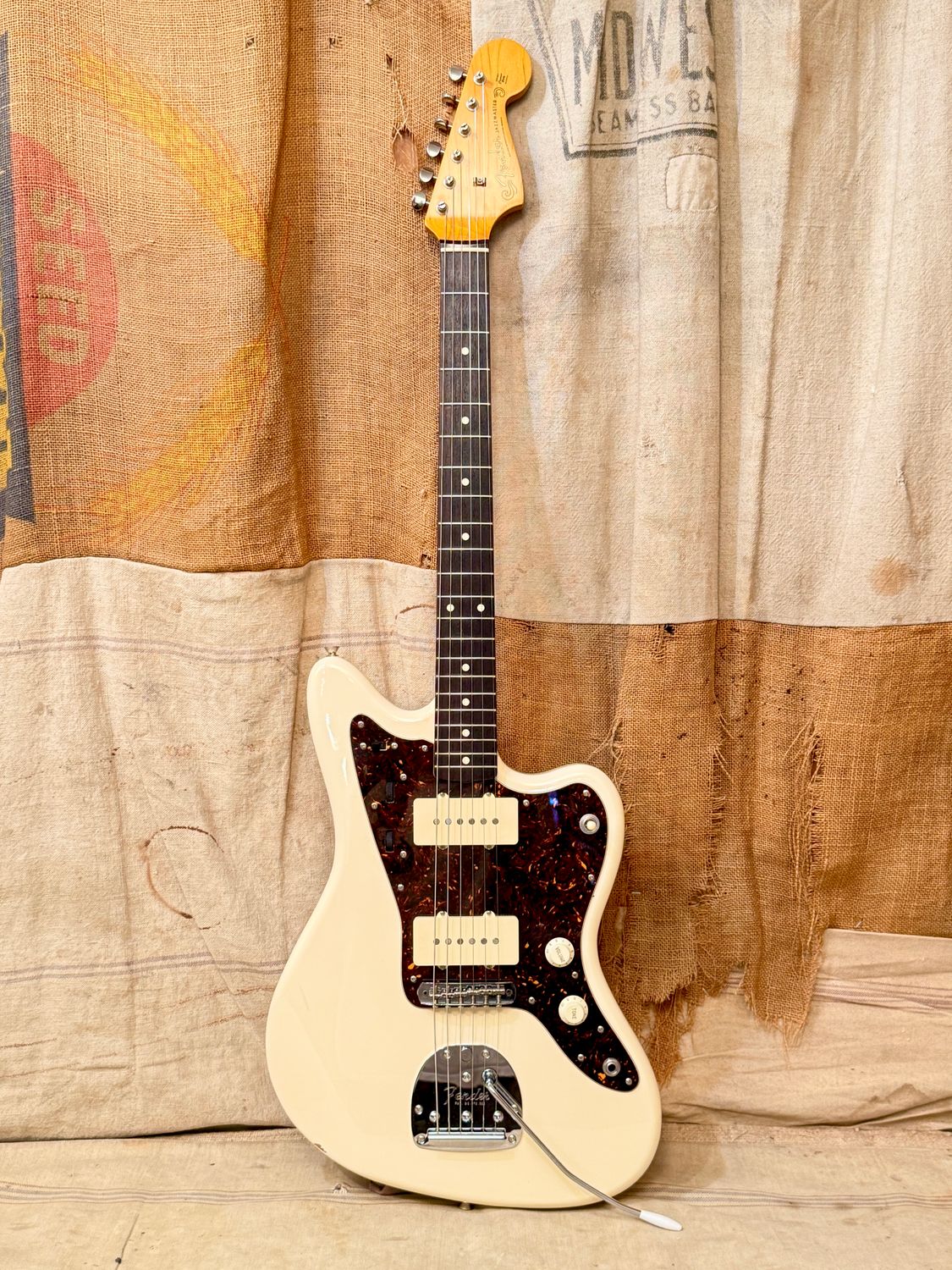 2016 Fender MIJ Classic 60s Jazzmaster White (Japan Exclusive)