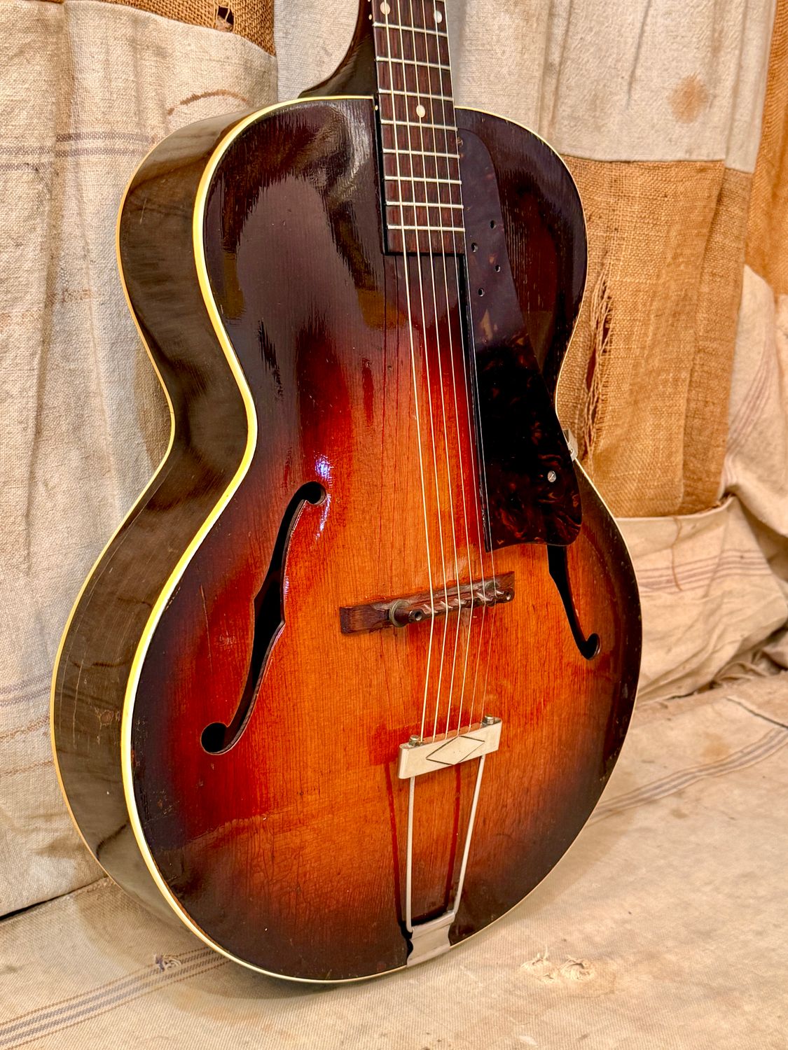 1946 Gibson L-48 Archtop Sunburst (Maple) L48