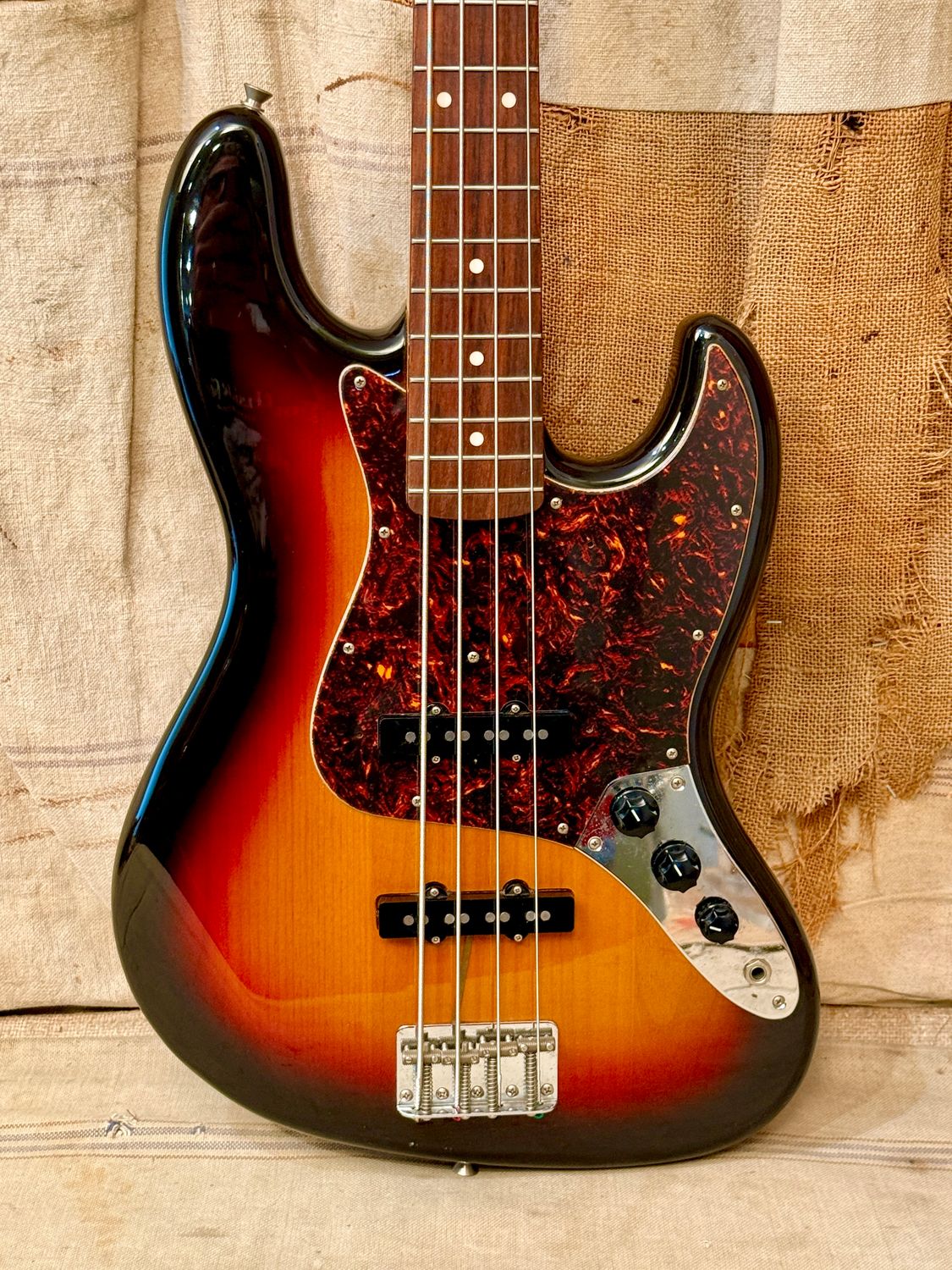 2004 Fender CIJ/MIJ '62 Reissue Jazz Bass Sunburst