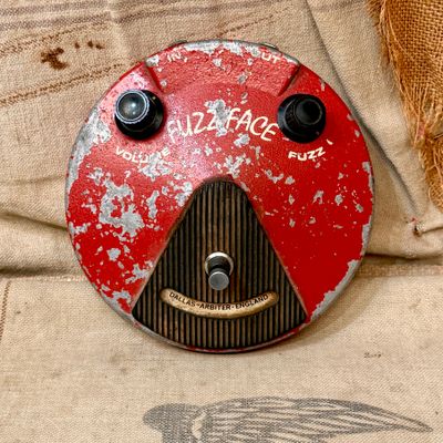 1969-1970 Dallas Arbiter Fuzz Face Red (BC-108)