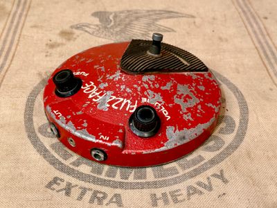 1969-1970 Dallas Arbiter Fuzz Face Red (BC-108)