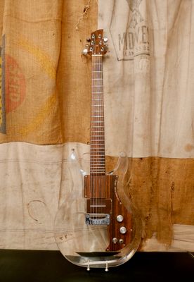 1971 Ampeg Dan Armstrong Lucite A2399D