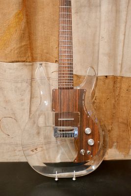 1971 Ampeg Dan Armstrong Lucite A2399D