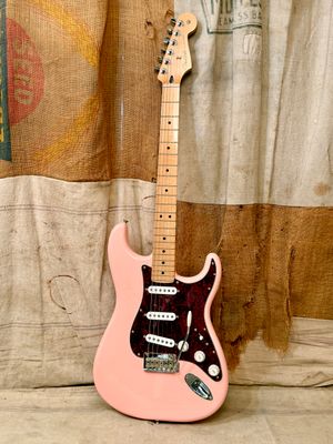 2021 Fender MIM Limited Edition Player Stratocaster Shell Pink