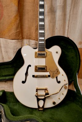 1980 Gretsch White Falcon Model 7595