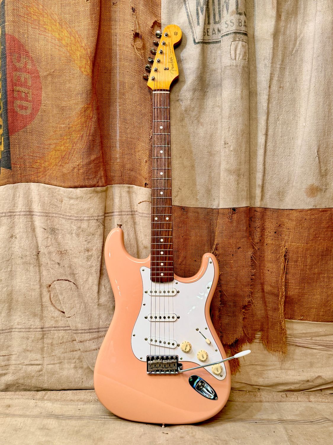 2011 Fender MIJ '62 Reissue Stratocaster Shell Pink ST-62