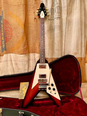 2002 Gibson Historic Custom Shop '67 Flying V Reissue Sunburst w/Maestro Vibrola
