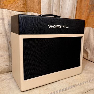 Victoria Silver Sonic Tube Amplifier Two Tone Black White-Bassman 5F6-A (c)